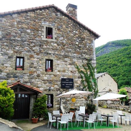 Refugio La Ardilla Real Hostel Posada De Valdeon Bagian luar foto