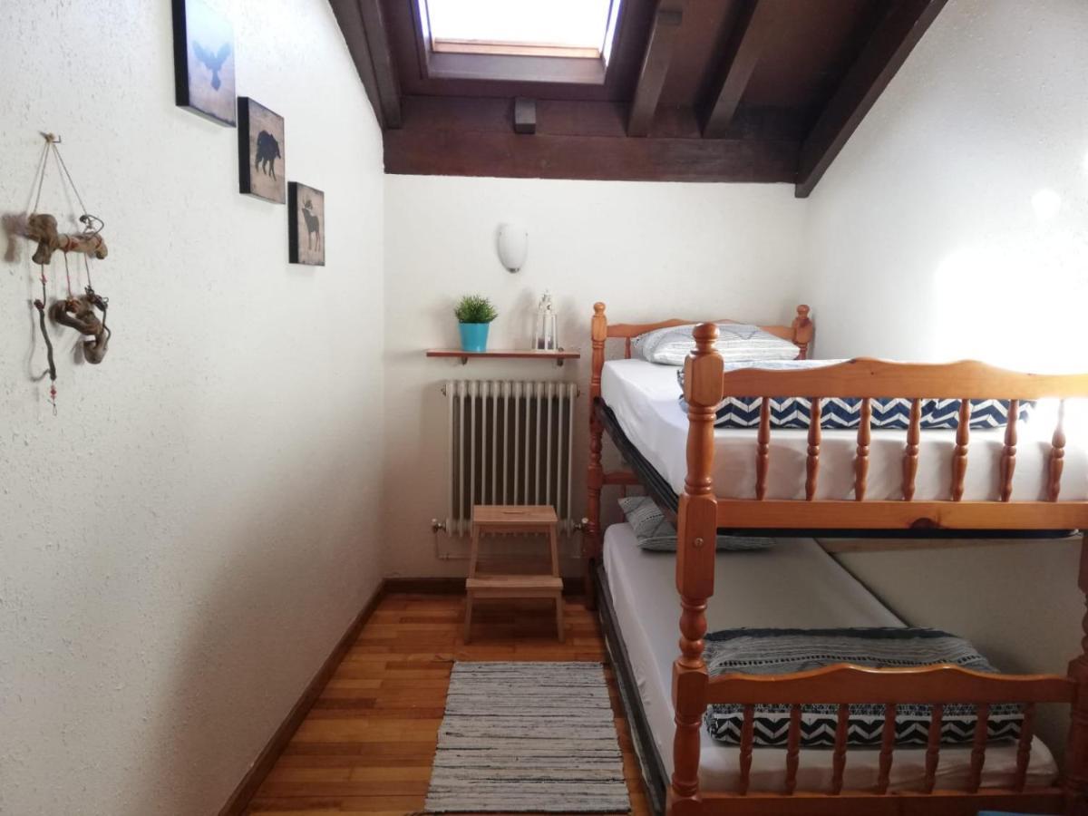 Refugio La Ardilla Real Hostel Posada De Valdeon Bagian luar foto