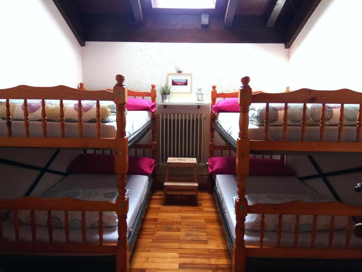 Refugio La Ardilla Real Hostel Posada De Valdeon Bagian luar foto