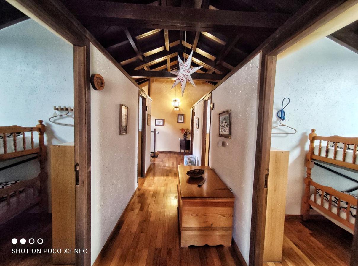 Refugio La Ardilla Real Hostel Posada De Valdeon Bagian luar foto