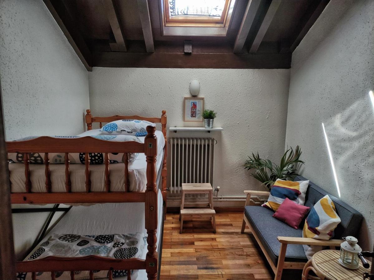 Refugio La Ardilla Real Hostel Posada De Valdeon Bagian luar foto