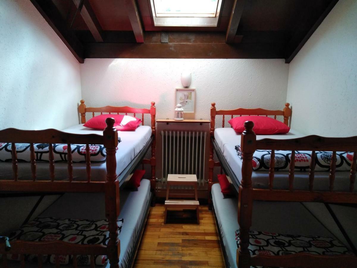 Refugio La Ardilla Real Hostel Posada De Valdeon Bagian luar foto