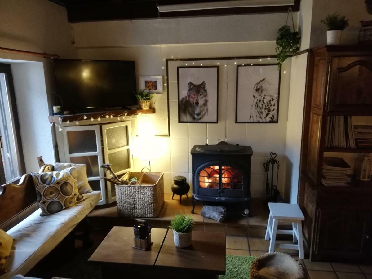 Refugio La Ardilla Real Hostel Posada De Valdeon Bagian luar foto